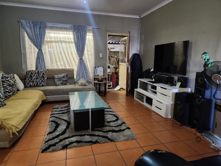 2 Bedroom Property for Sale in Rustenburg Central North West